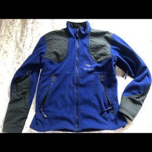 Women’s Arc’Teryx windstopper jacket